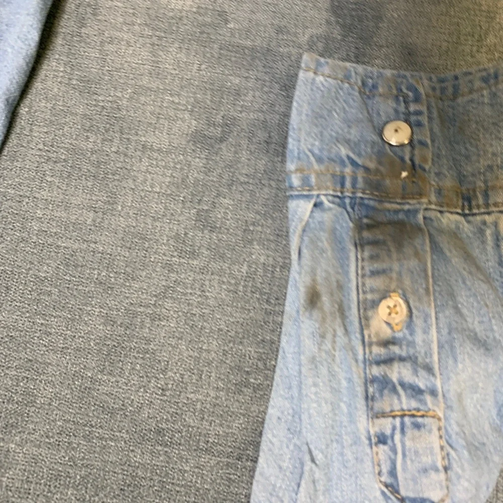 Old Navy Denim Shirt Boys Large 10-12 Blue Light Wash Button Front Chest Pockets